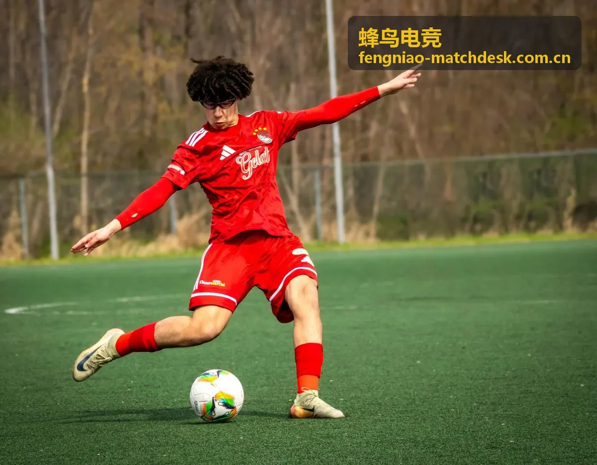 蜂鸟电竞赛事现场与内容发布画面
